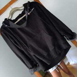 Champion size Large sweatshirt in color black
